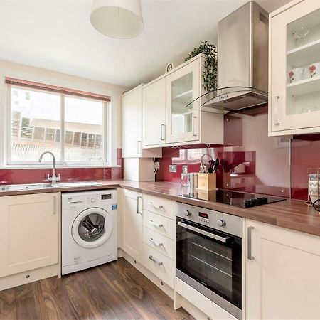 אדינבורו Stunning 1 Bed At Holyrood Palace & Arthurs Seat מראה חיצוני תמונה