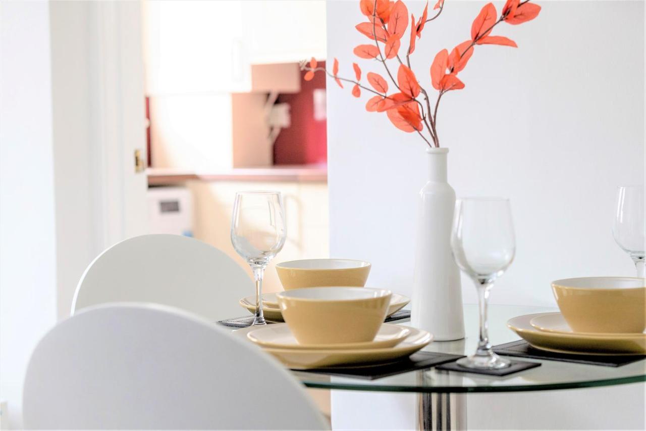 אדינבורו Stunning 1 Bed At Holyrood Palace & Arthurs Seat מראה חיצוני תמונה