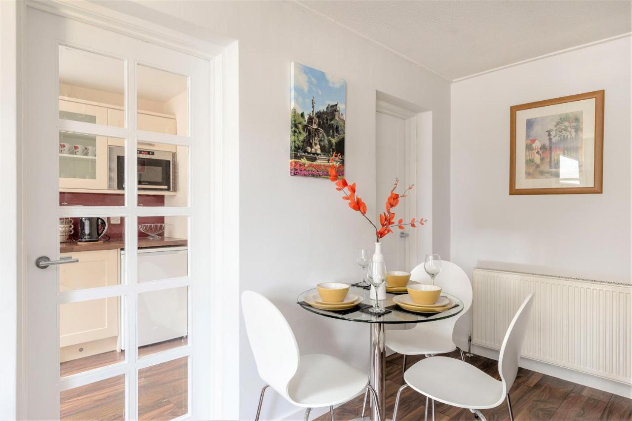 אדינבורו Stunning 1 Bed At Holyrood Palace & Arthurs Seat מראה חיצוני תמונה