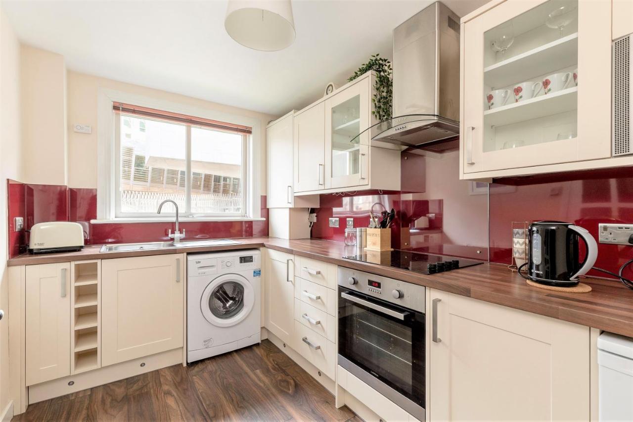 אדינבורו Stunning 1 Bed At Holyrood Palace & Arthurs Seat מראה חיצוני תמונה