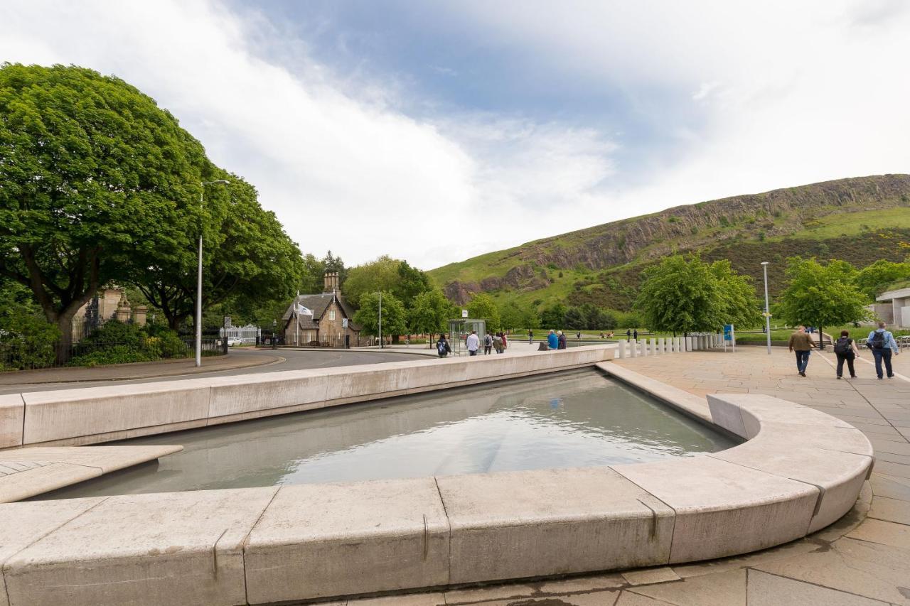 אדינבורו Stunning 1 Bed At Holyrood Palace & Arthurs Seat מראה חיצוני תמונה