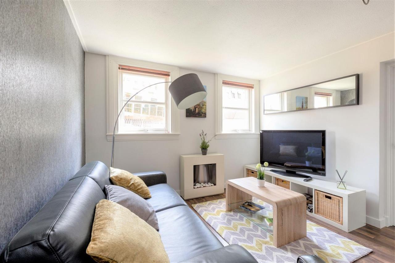 אדינבורו Stunning 1 Bed At Holyrood Palace & Arthurs Seat מראה חיצוני תמונה
