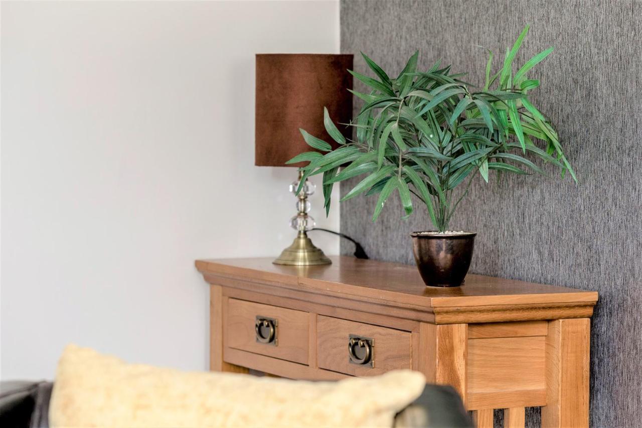 אדינבורו Stunning 1 Bed At Holyrood Palace & Arthurs Seat מראה חיצוני תמונה